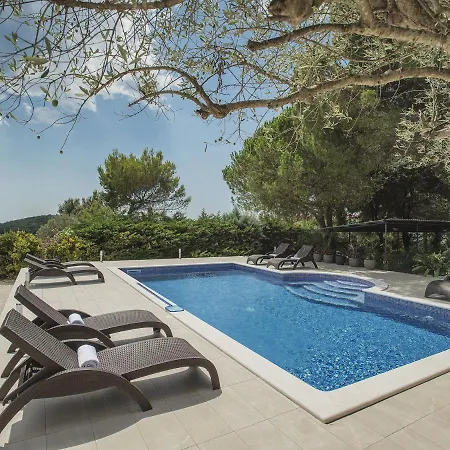 Vikendica Picturesque In With Pool